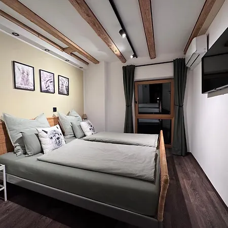 Moderne - Alpakahof Zum Himmelreich, Traumhafte Lage, Terrasse Mit Weitblick, Kostenfreier Parkplatz, Naehe Kurklinik, Optional Sauna Bad Gottleuba